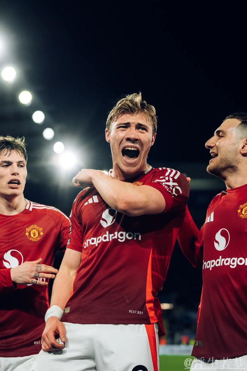 霍伊伦向团队表态希望留在曼联