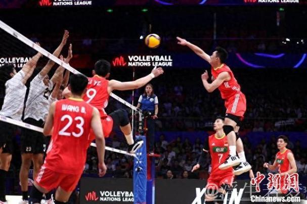 世界男排联赛揭幕 中国队首战负于日本队 世界男排联赛揭幕 中国队首战负于日本队