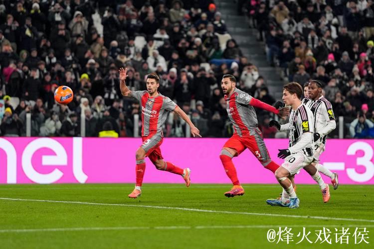 意甲-伊尔迪兹戴维破门 尤文5-0大胜克雷莫内塞