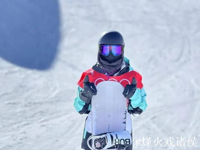 武绍桐摘得单板滑雪世界杯卡尔加里站银牌